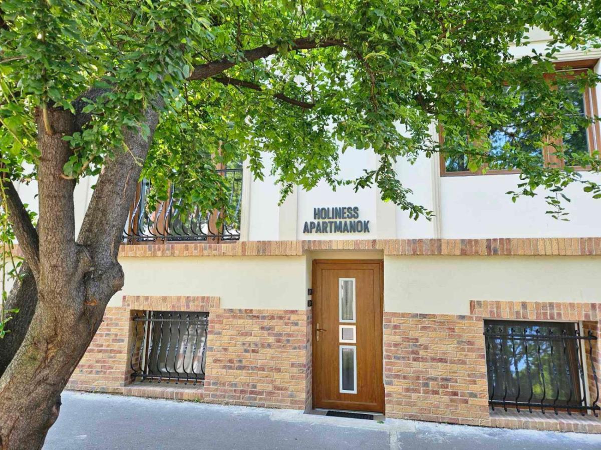 Holiness Apartmanok Szeged Esterno foto