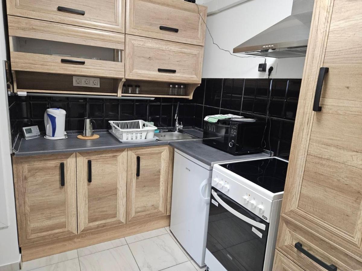 Holiness Apartmanok Szeged Esterno foto