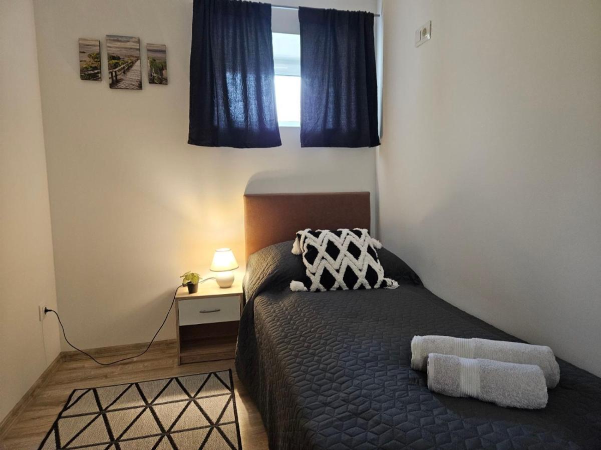 Holiness Apartmanok Szeged Esterno foto
