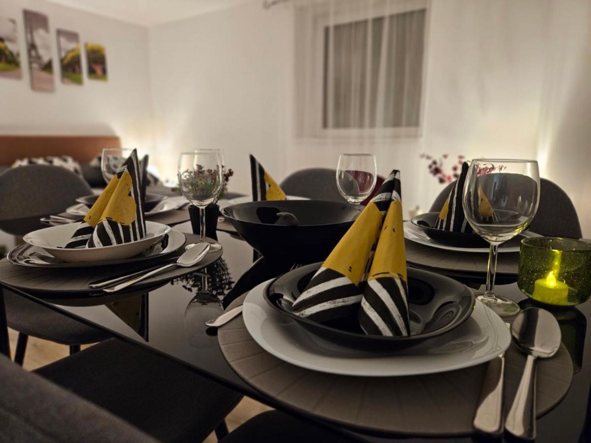 Holiness Apartmanok Szeged Esterno foto