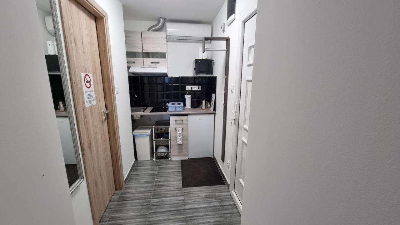 Holiness Apartmanok Szeged Esterno foto