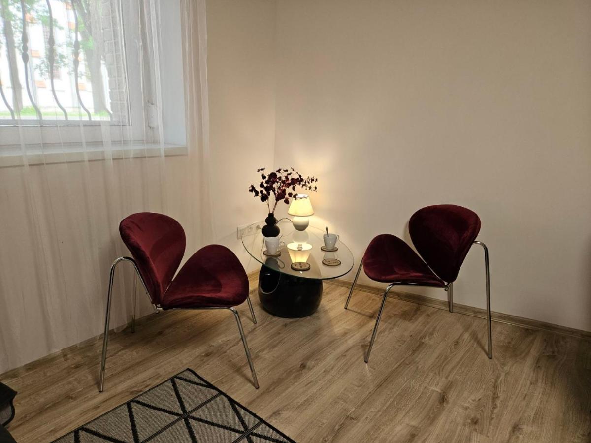 Holiness Apartmanok Szeged Esterno foto