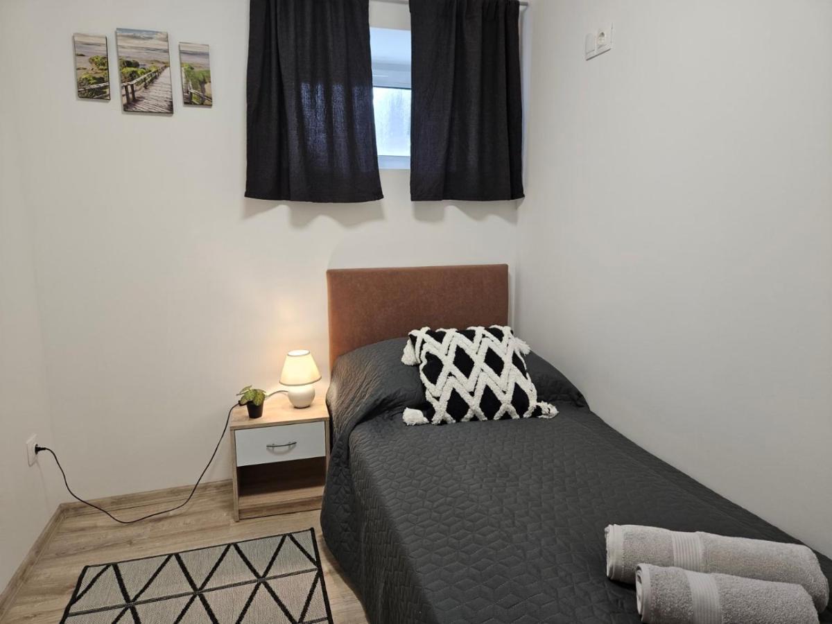 Holiness Apartmanok Szeged Esterno foto